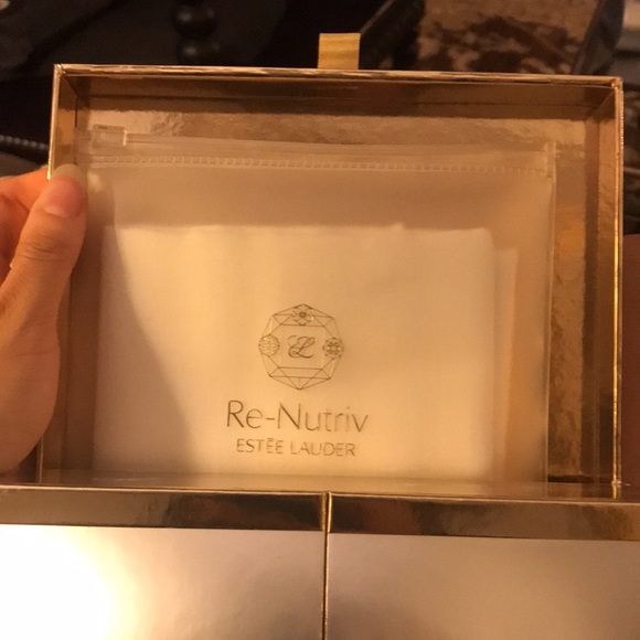 Estée Lauder Ultimate Lift Regenerating Youth Discovery Set - 5pc - Picture 5 of 8